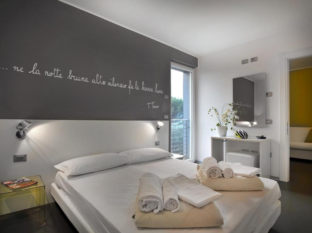 Gardabike Residence Torbole Sul Garda Pokoj fotografie