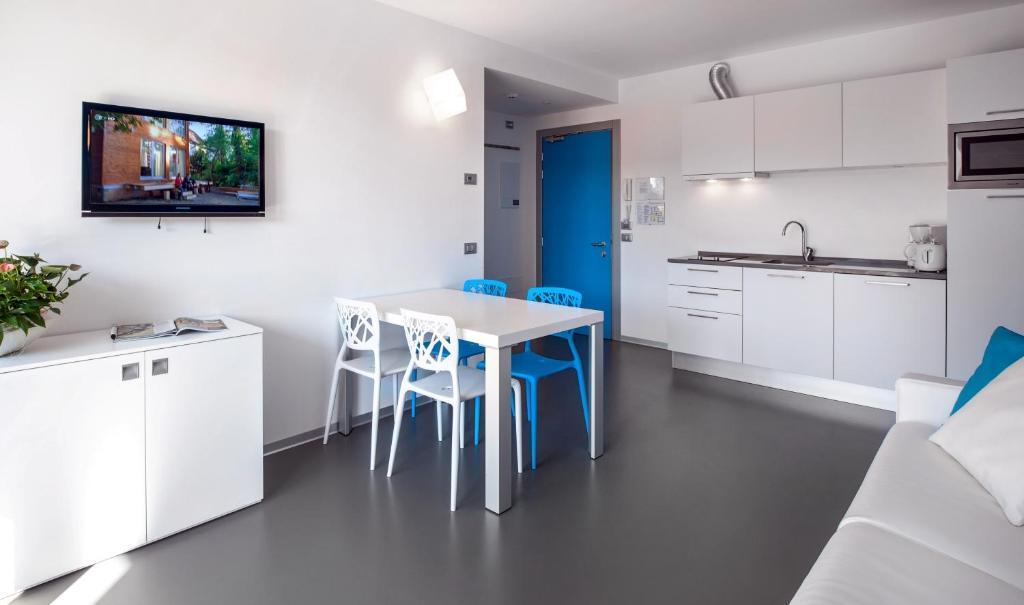 Gardabike Residence Torbole Sul Garda Pokoj fotografie
